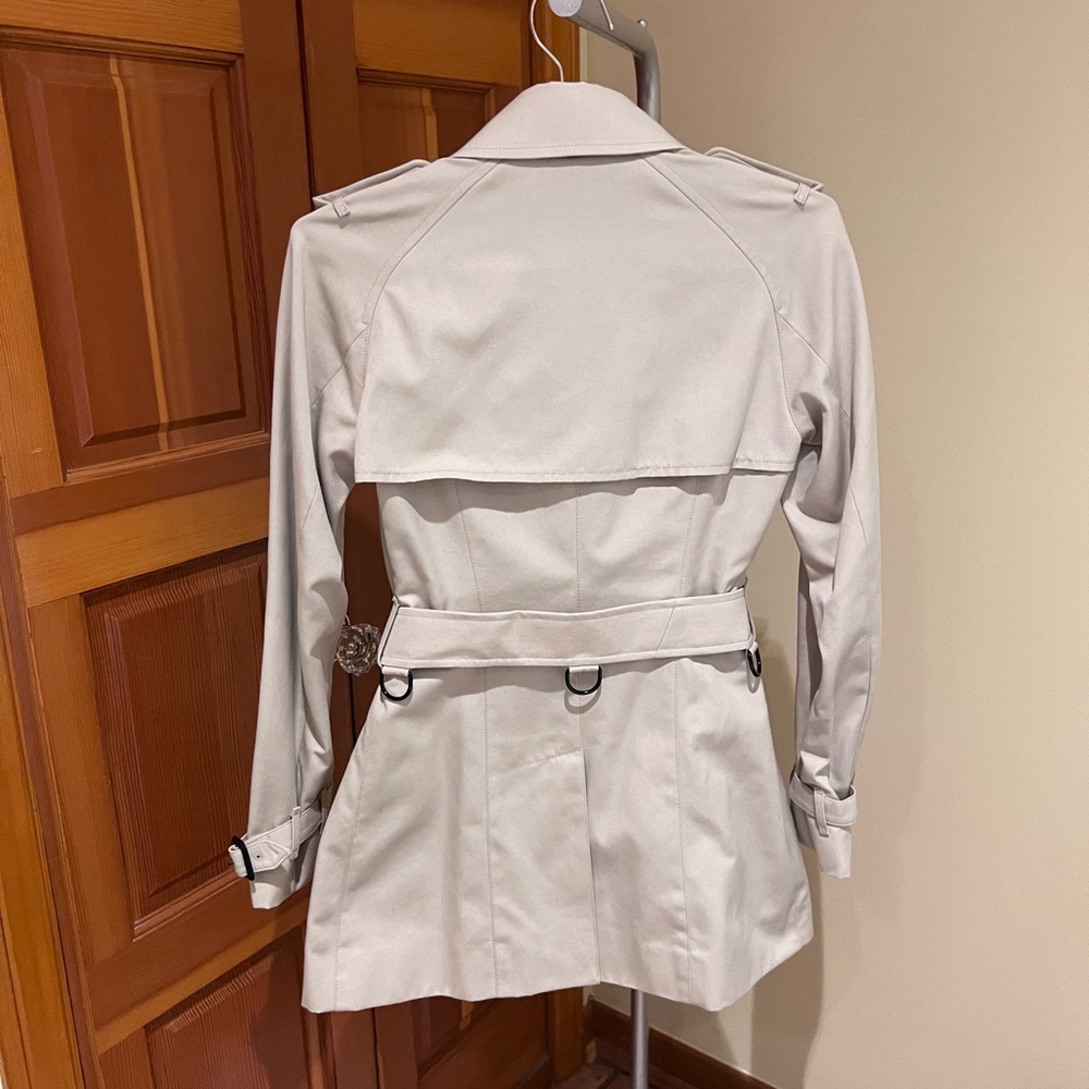 BRAND NEW BURBERRY MID LENGHT TRENCH COAT - Picture 4 of 6